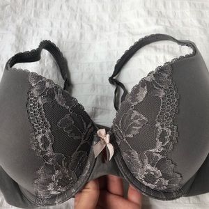 Victoria’s Secret push-up bra 32DD